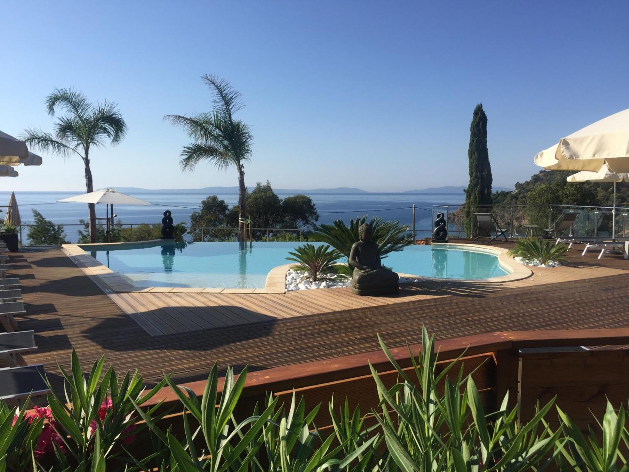 Les Lauriers Roses Aparthotel Le Le Rayol-Canadel-sur-Mer Buitenkant foto