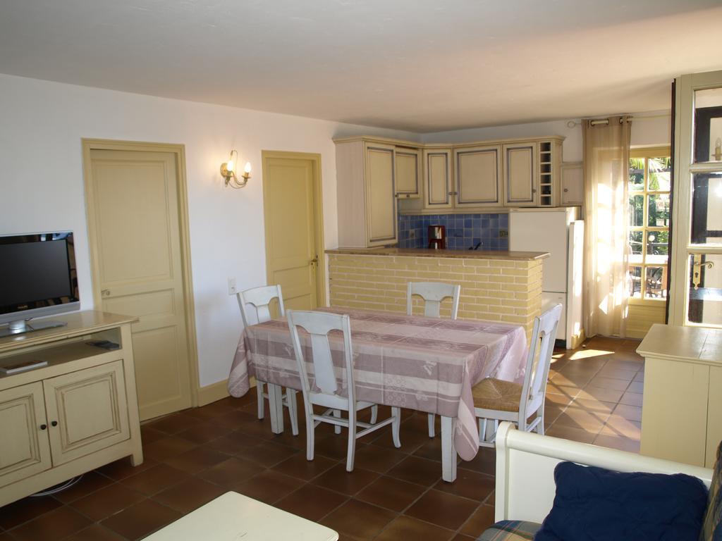 Les Lauriers Roses Aparthotel Le Le Rayol-Canadel-sur-Mer Buitenkant foto