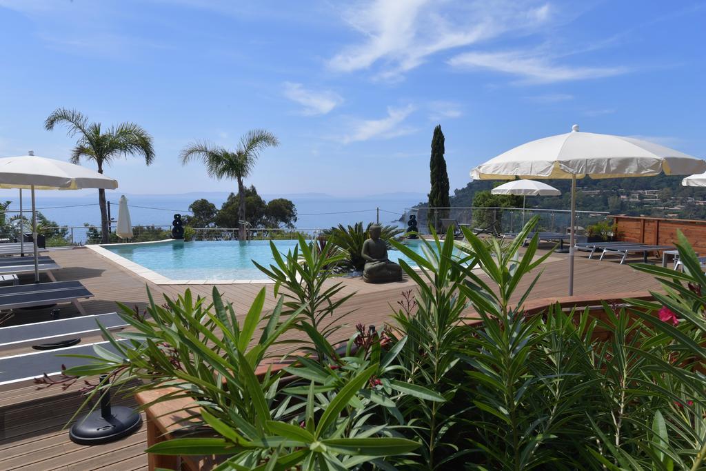 Les Lauriers Roses Aparthotel Le Le Rayol-Canadel-sur-Mer Buitenkant foto